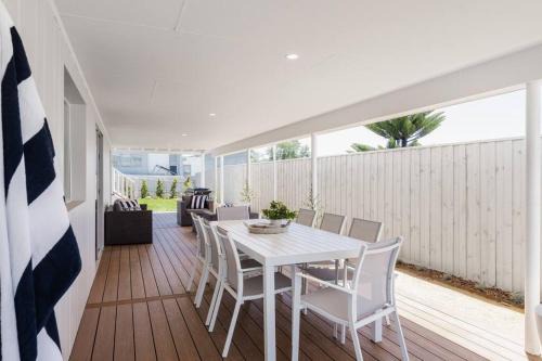 Rosebud House | By the Bay - 100m to Beach