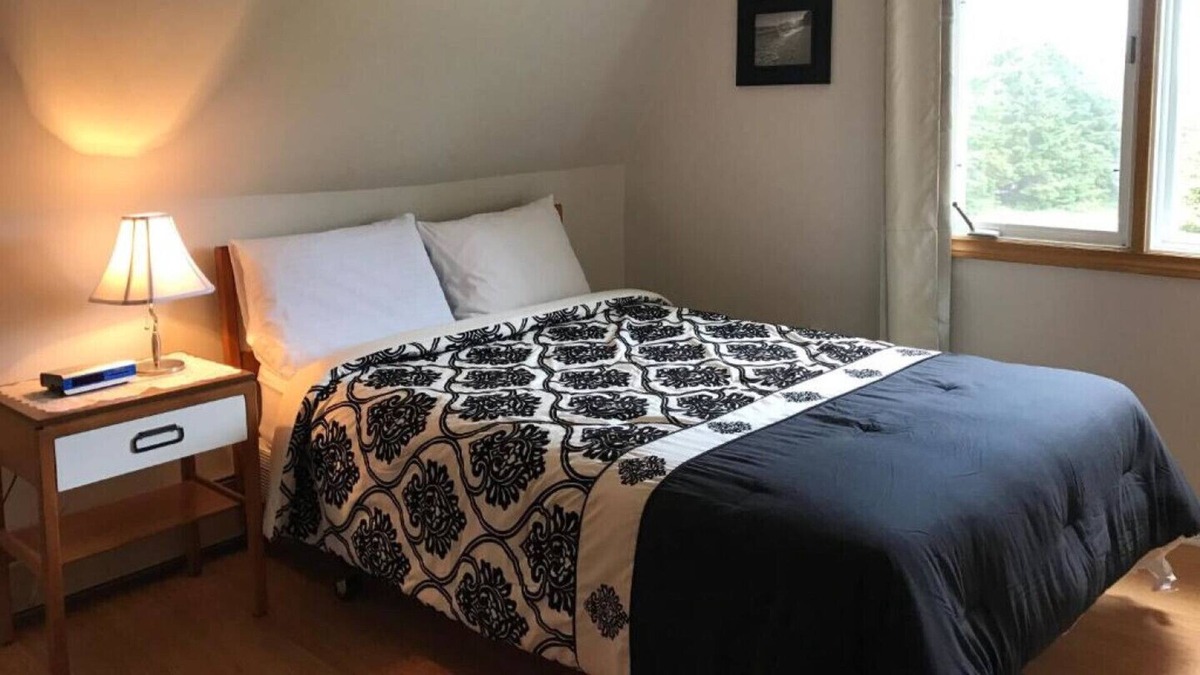 Stanhope Cottage | By The Bay Cottages in Stanhope! - 4 Bedroom Executive House