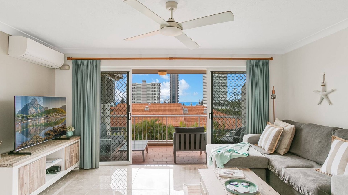Coolangatta Apartment | By The C - Coolangatta Beachside - Min. 3 Night Stays!