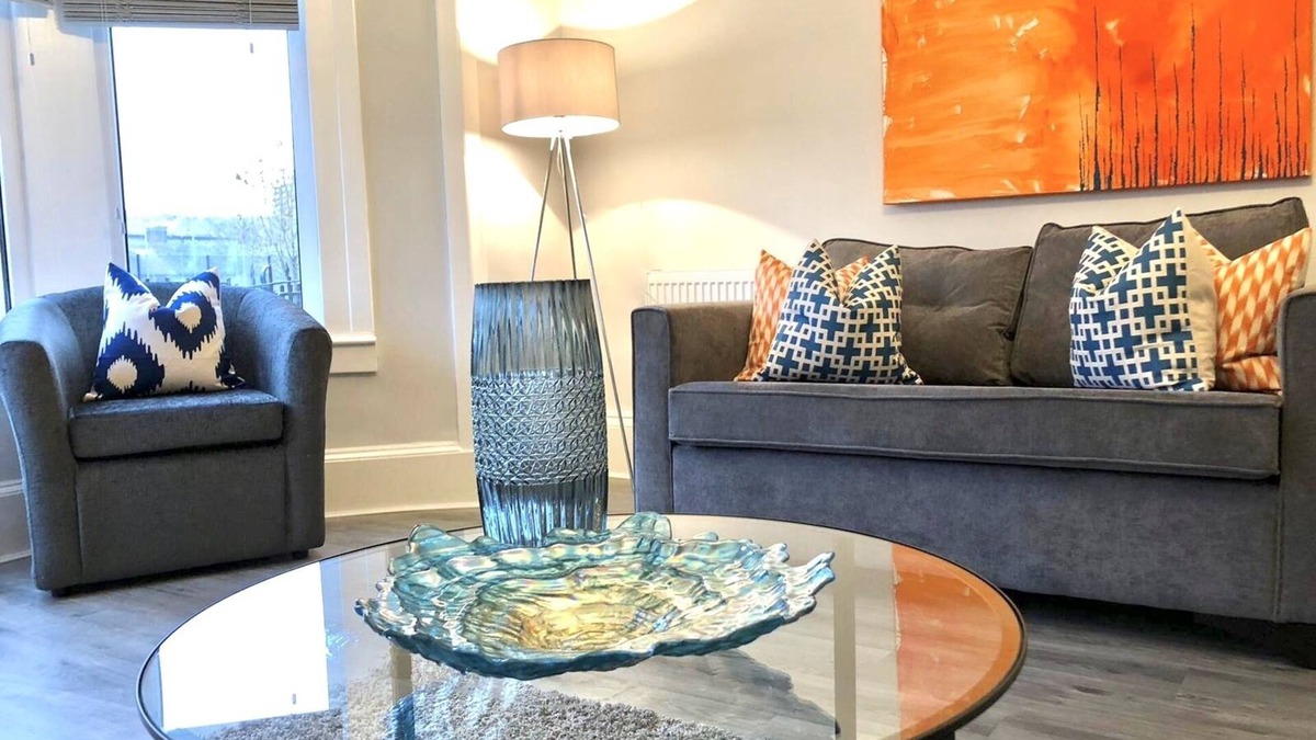 Glasgow House | ByEvo Almar Villa spacious 3 bed 2 bath house close to Airport and City Centre