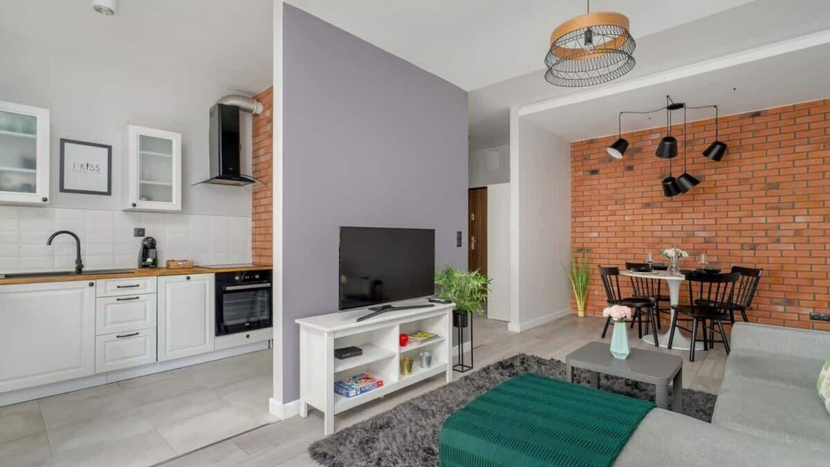 Nowe Miasto Apartment | Byka 3 | Contemporary Apartment | Parking