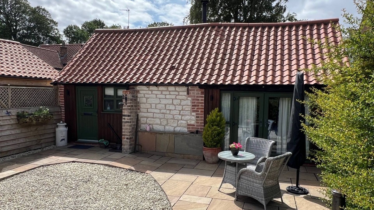 Bridlington House | Byre Cottage - 5 Stone Cattle Shed Conversion