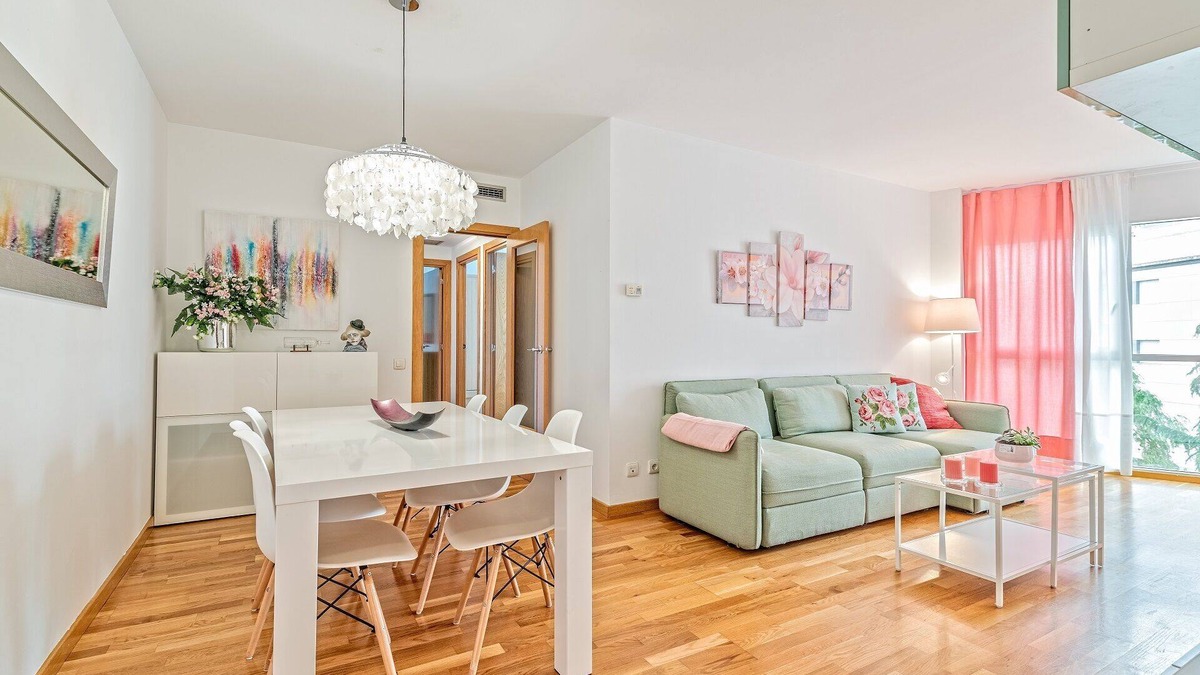 Ripollet Apartment | Cálido apartamento con piscina en Barcelona.