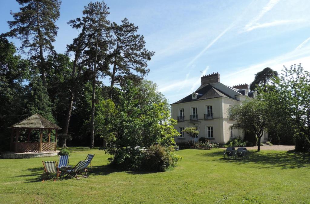 Saint-Branchs Bed & Breakfast | Cèdre et Charme