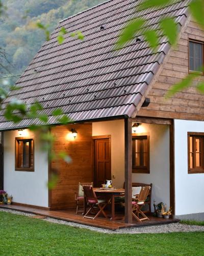 Ramet House | Căsuța cu Alune