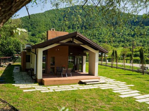 Toplita House | Căsuța de lângă moara