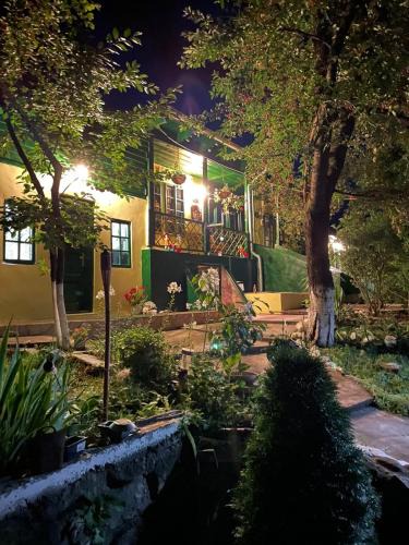Naeni House | Căsuța fă rai din ce ai