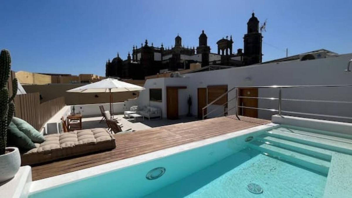 Vegueta Apartment | C-10 Vegueta Apartment. Private Rooftop Pool