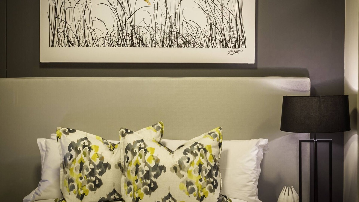 Greater Johannesburg Metropolitan Area Apartment | C.A.G Three Bedroom Apartment in Rosebank Johannesburg