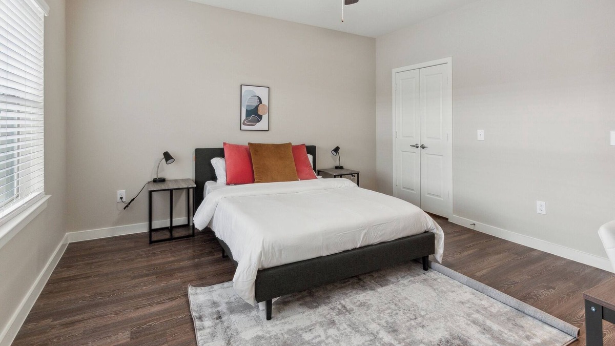 Willowbrook Apartment | C Creek 4306 I New Construction Bd Apt I Gated