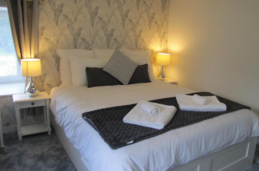 Saint-Malo-des-Trois-Fontaines Bed & Breakfast | C'est la vie