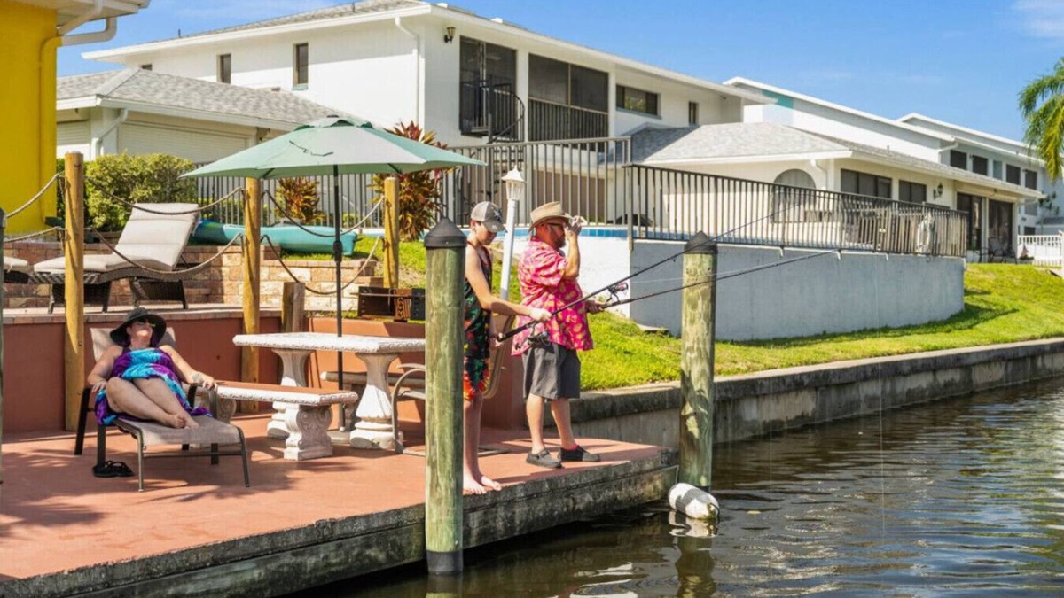 Caloosahatchee Condo | #C Seatuit/Swim/Boat/Fish/Kayak/Relax/Vacay#C