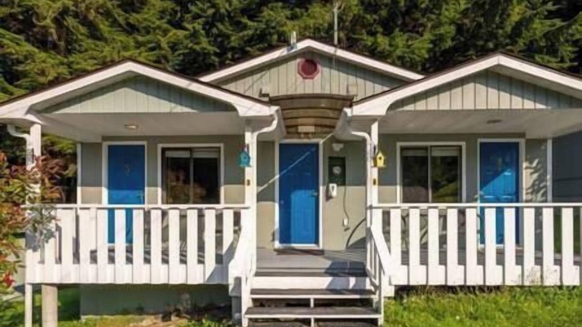 Alert Bay Cabin | (C) Sterling Standard Cabin (Pet Friendly)