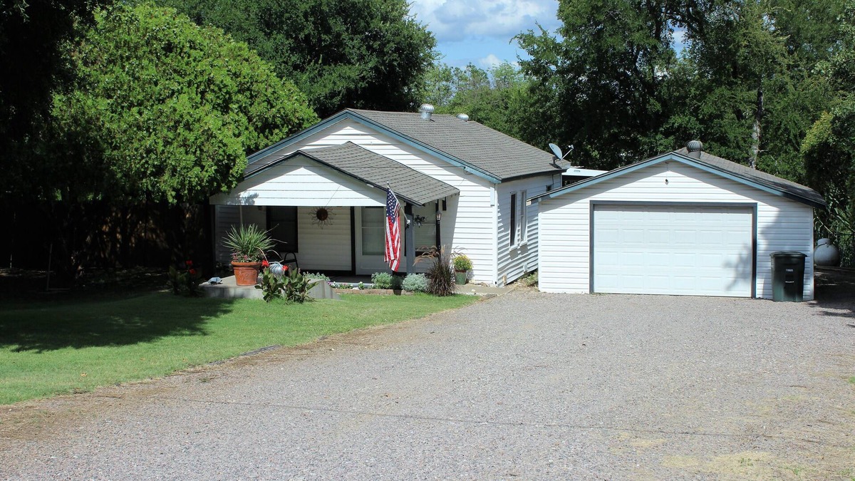 Kingston Cabin | C Street Cabin - Soldier Creek/Marina Del Ray, Lake Texoma