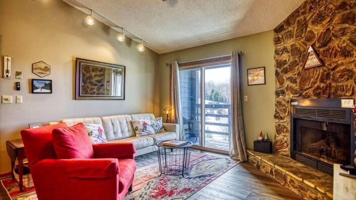 Timberline Condo | C302 -Great views! Timberline Condo