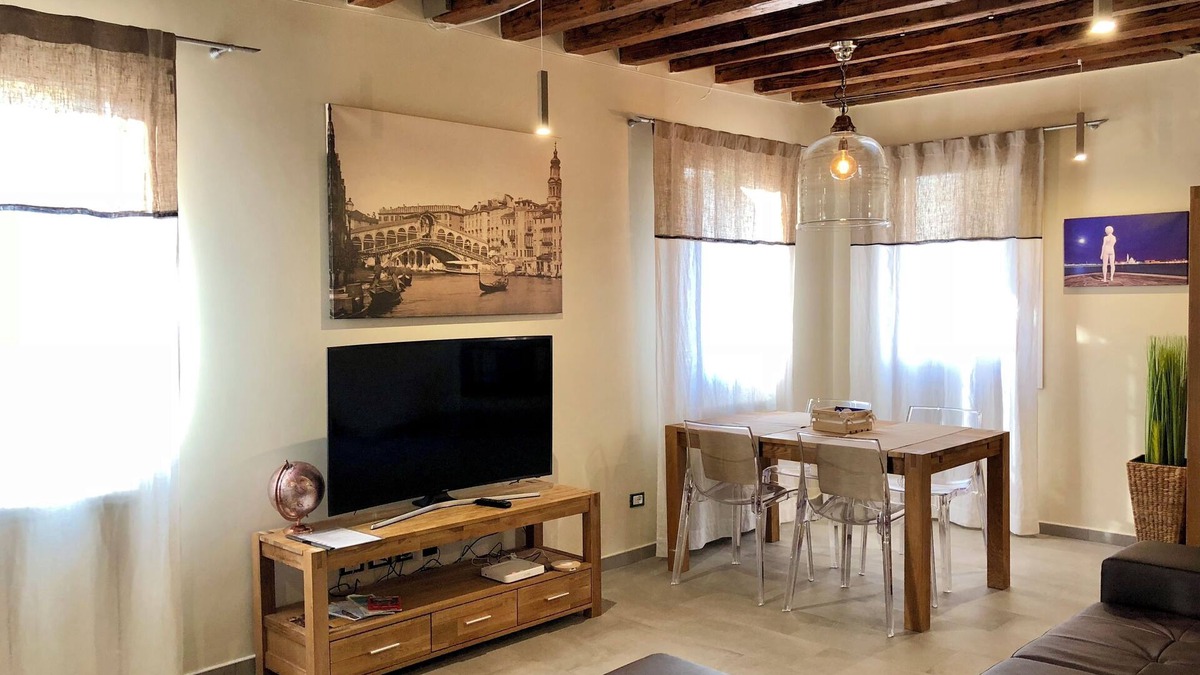 Dorsoduro House | Ca 'Barba 24 - five minutes from the Accademia bridge