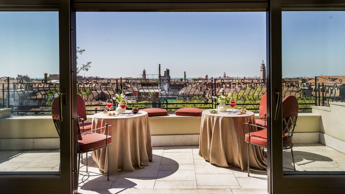 Dorsoduro Apartment | Ca' Cerchieri Terrace Canal View