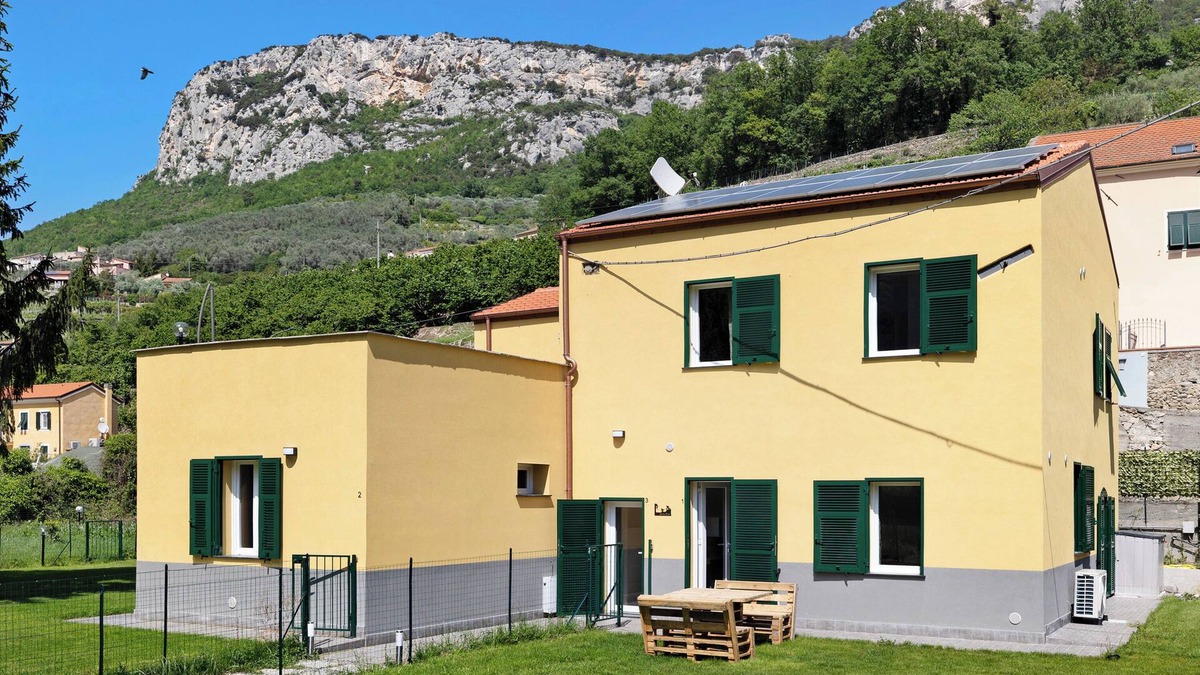 Gorra Apartment | Ca di perti Apartment 1 with Wi-Fi, A/C & Garden