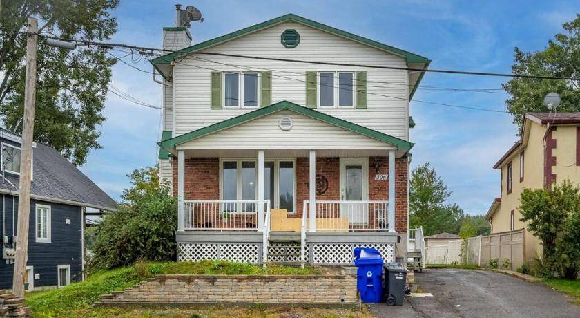Gatineau House | House ∙ 4 bedrooms ∙ 6 guests
