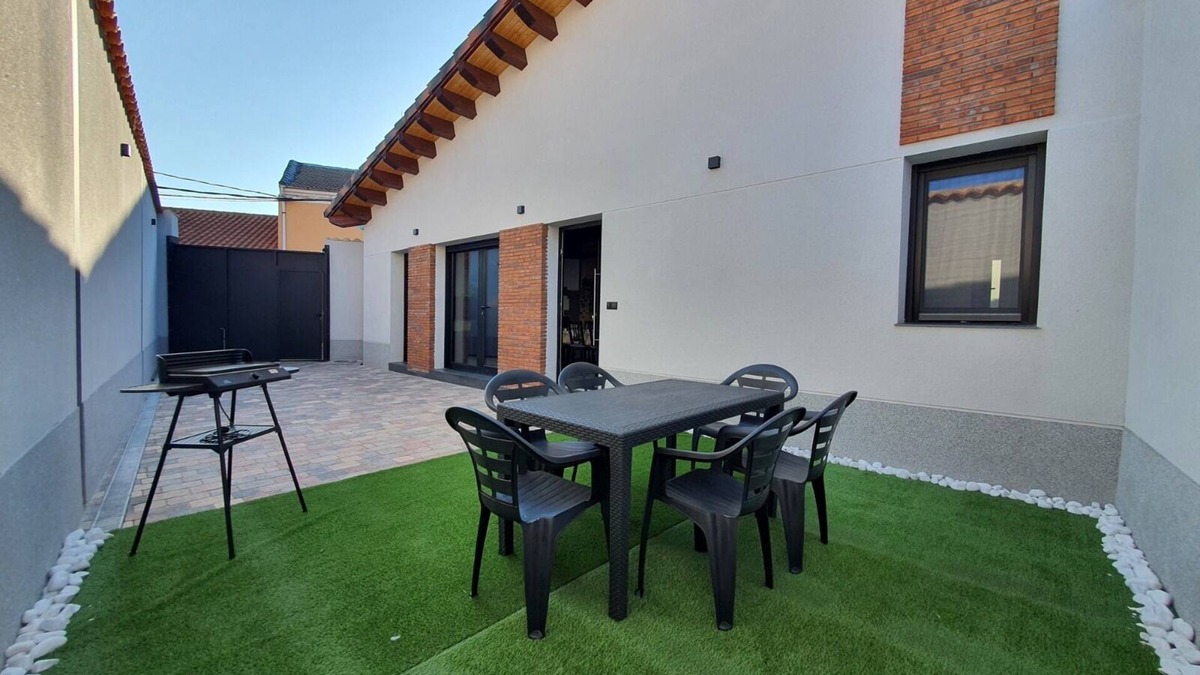 San Cristobal de Entrevinas House | Casa Galana