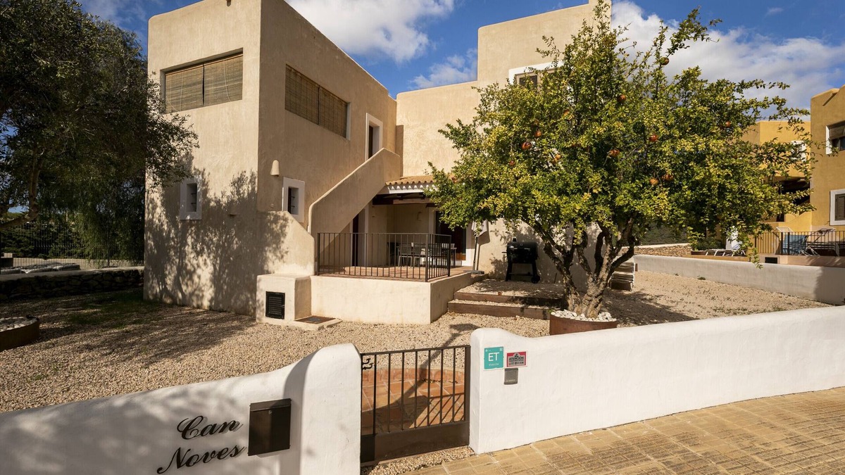 Sant Francesc Xavier Villa | Can Noves - Stylish&brand new villa with bbq, outside lounge area-Sant Francesc