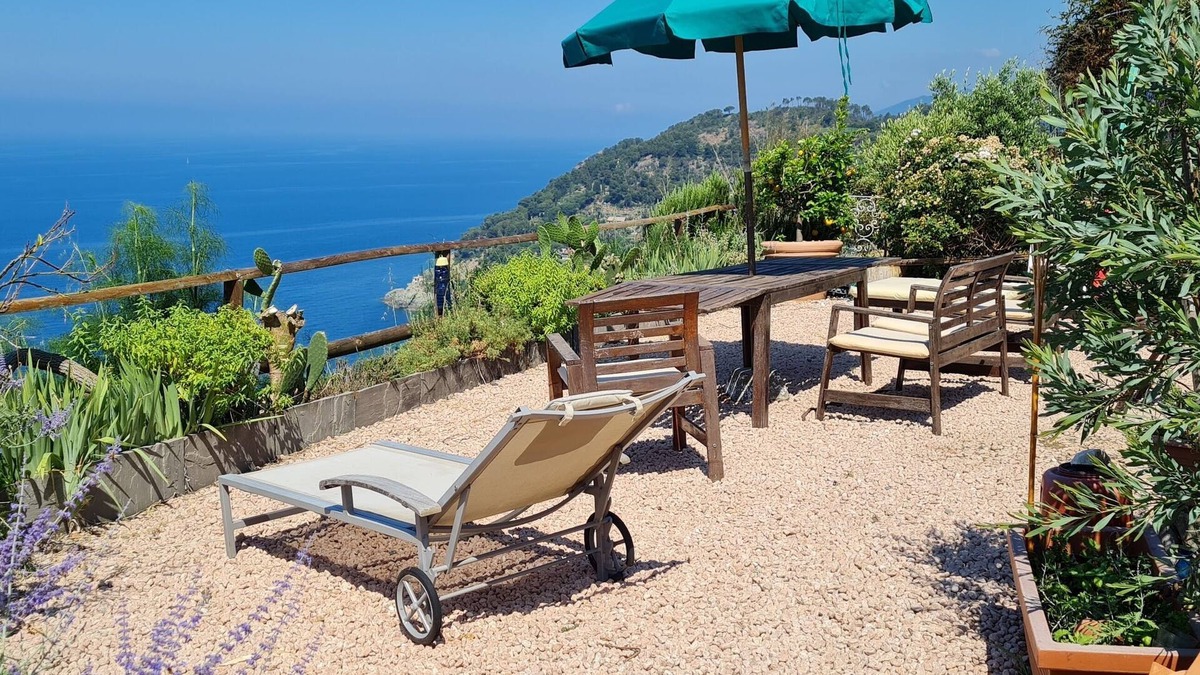 Bonassola Apartment | Cà Gialla in Bonassola your terrace overlooking the sea and the stars