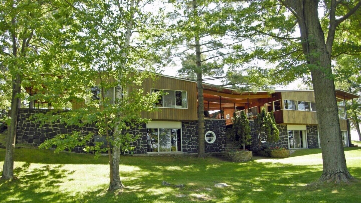 Leeds and the Thousand Islands Cottage | Island Paradise at Totem Point on Tar Island in the 1000 Islands