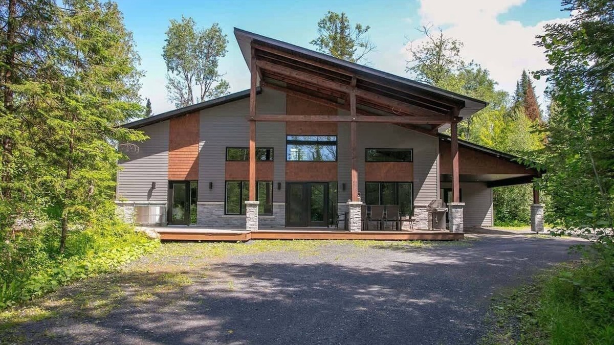 Stanstead Township Ski Chalet | Access to Lake Memphremagog - Spa - Canopé