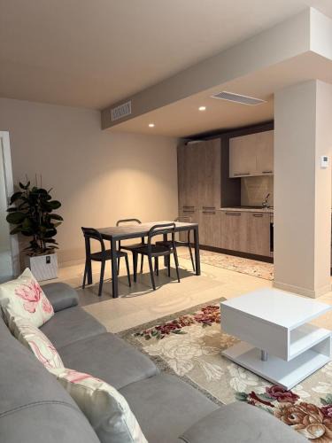 Montebelluna Apartment | Ca' Monte - Dimora Centrale con 3 camere da letto