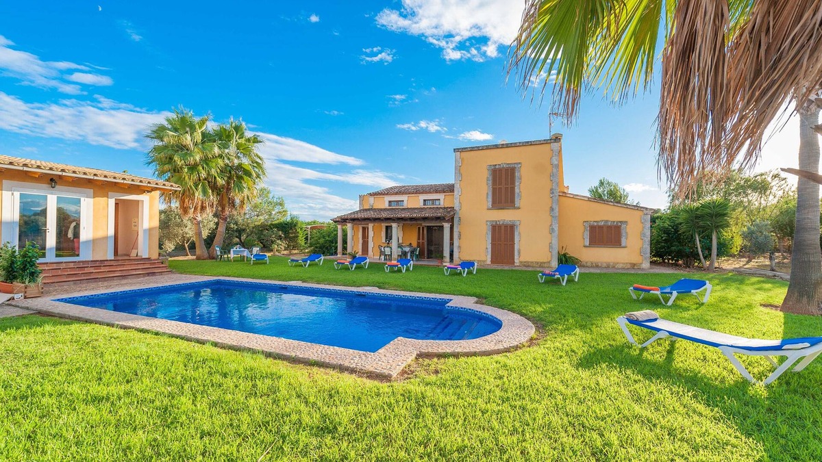 Muro Villa | CA NA GRANADA - Villa with private pool in Muro. Free WiFi