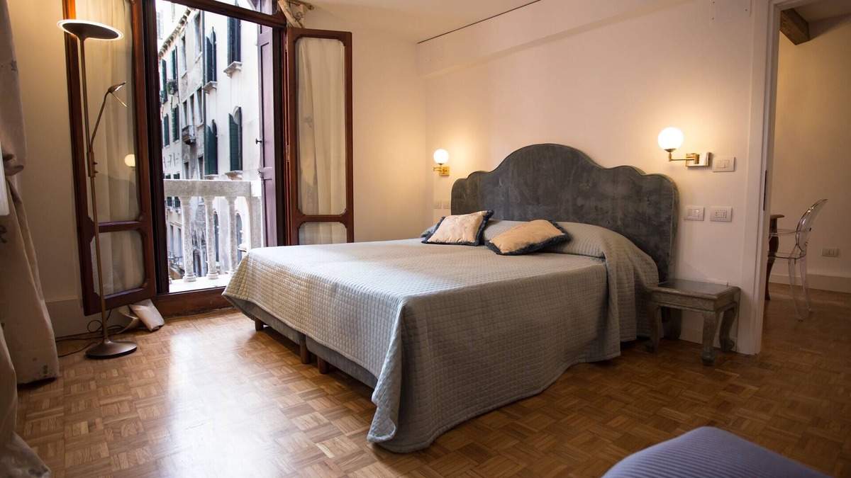 San Marco Apartment | Ca' Nal Apartments, Corte Grimani Inn - GONDOLA
