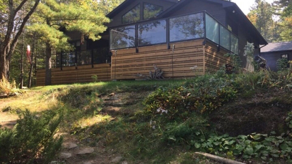 Apsley Cottage | Four season cottage/home on Wolf Lake in the Kawartha Highlands