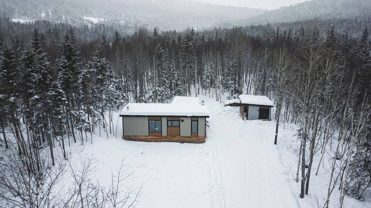 Petite-Riviere-Saint-Francois Ski Chalet | Le Bivouac du Massif Naturespasauna
