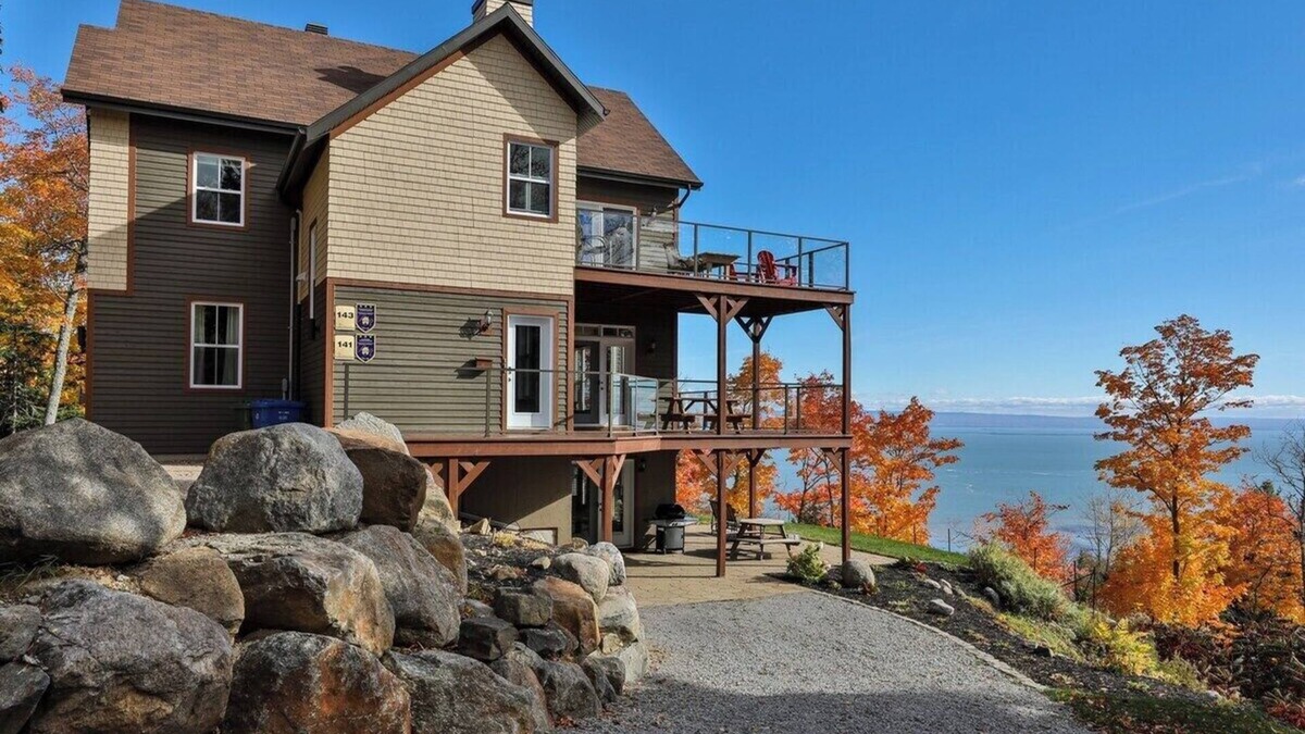 Petite-Riviere-Saint-Francois Condo | La Magie St-Laurent 143: Upper Floor Amazing Views