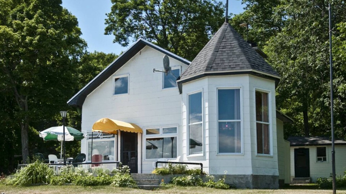 St-Francois-de-l'Ile-d'Orleans Ski Chalet | Le Chalet du Domaine