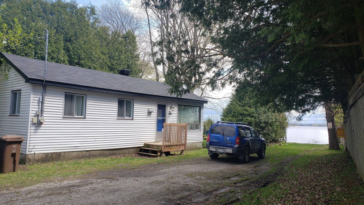 Saint-Georges-de-Clarenceville Villa | Stopover 599: Tranquility on Lake Champlain, Canada