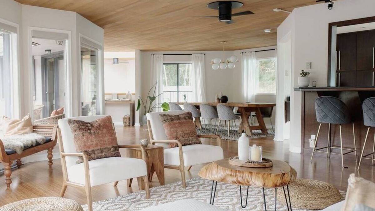 Halfmoon Bay House | The Float House Lodge at Secret Cove
