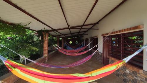 Yopal House | Cabaña campestre con piscina privada, wifi,tv y zona BBQ