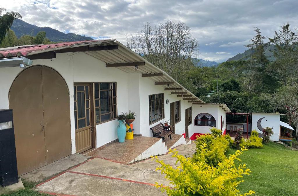 Choachi House | Cabaña Campestre Miraluna