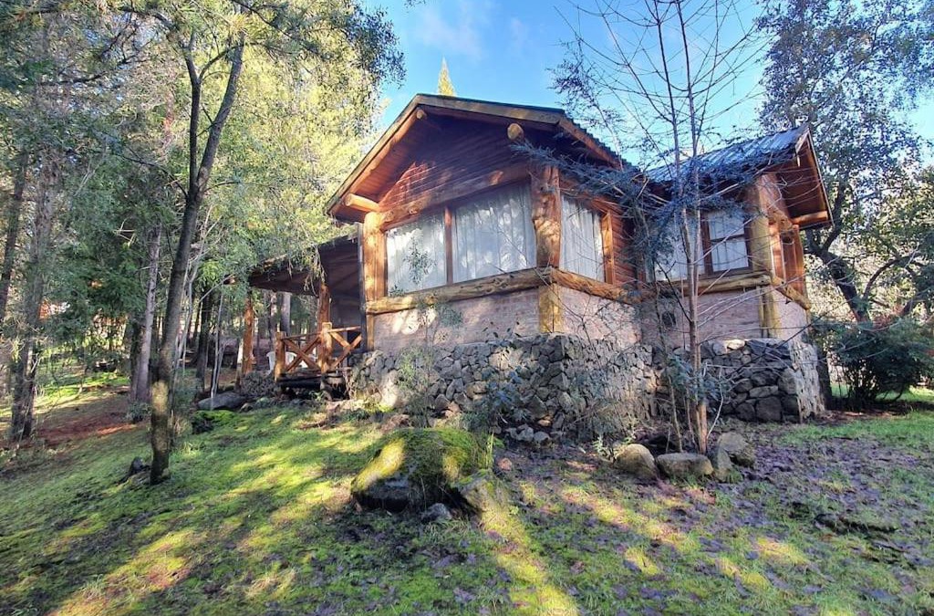 Lago Puelo House | Cabaña Ciprés entre Bosques y Arroyo