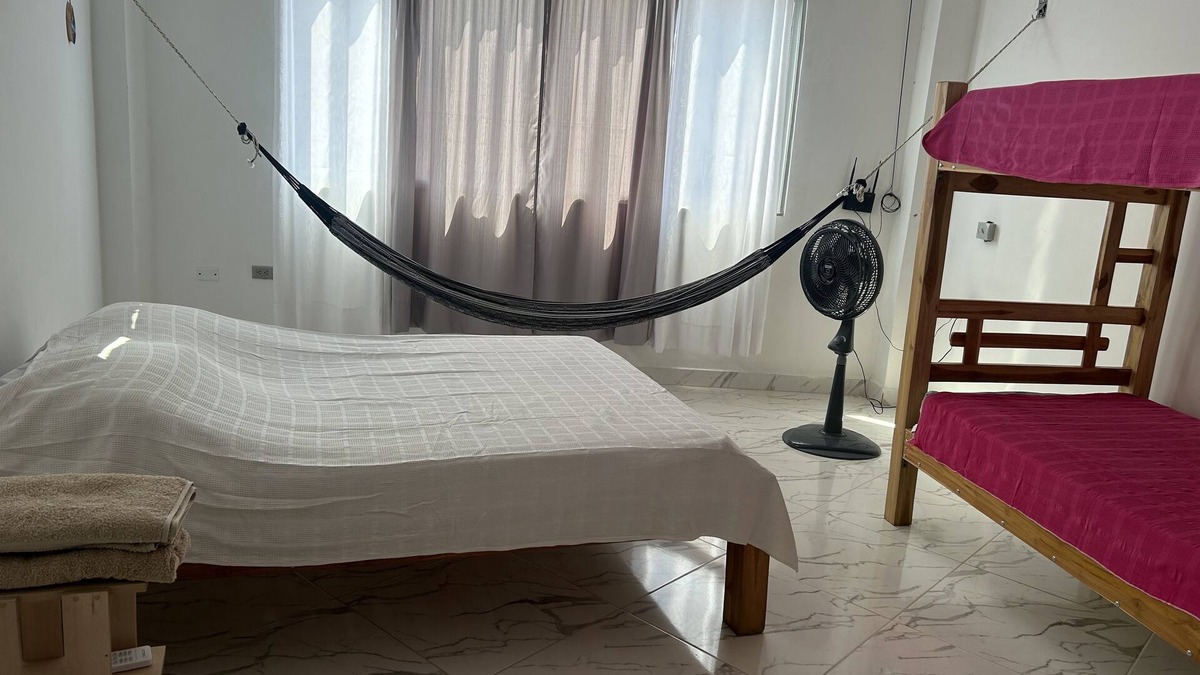 Santa Cruz de Lorica Cabin | Cabaña Completa a 50 Metros de la Playa y en Zona Urbana del Pueblo
