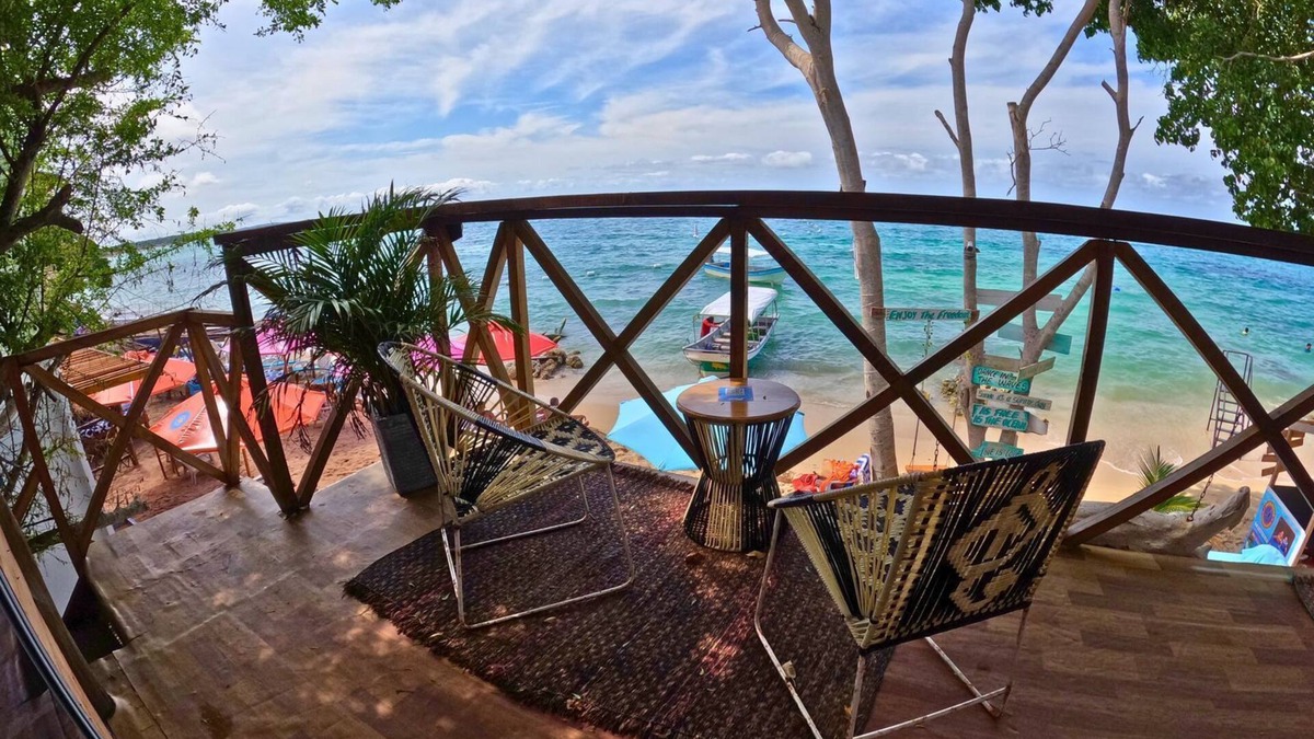 Bocachica Cabin | Cabaña de 2 Pisos Frente al Mar- Isla Barú