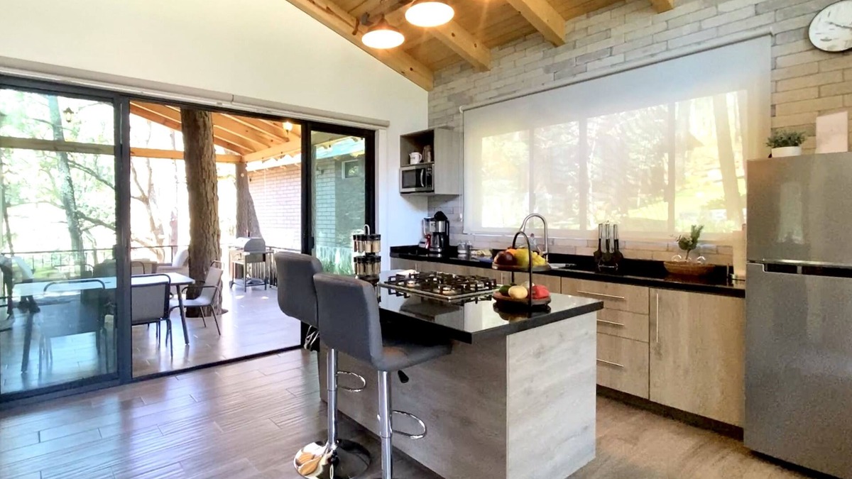 Mazamitla Cabin | ¡cabaña de Lujo con Jacuzzi! Terraza con Vista al Bosque, Ideal Para Familias