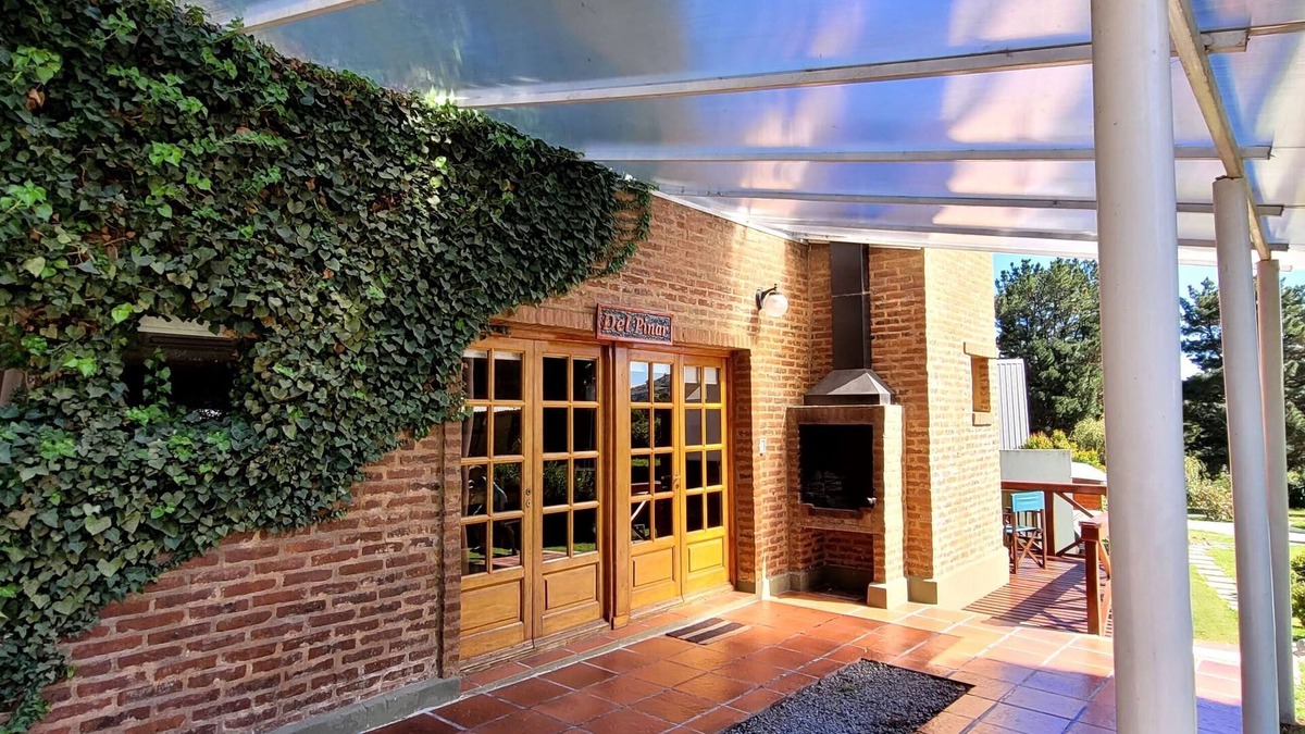 Tandil Cabin | Cabaña Del Pinar. Monoambiente. Ideal Para Familia con Hijos Chicos