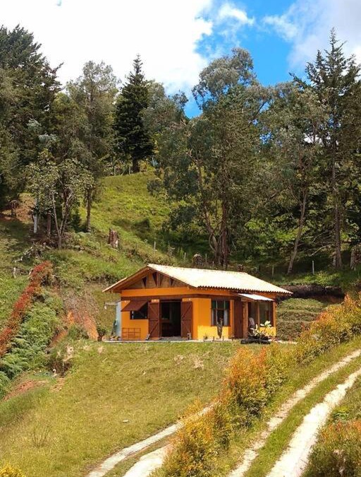 El Penol House | Cabaña La Capilla El Peñol
