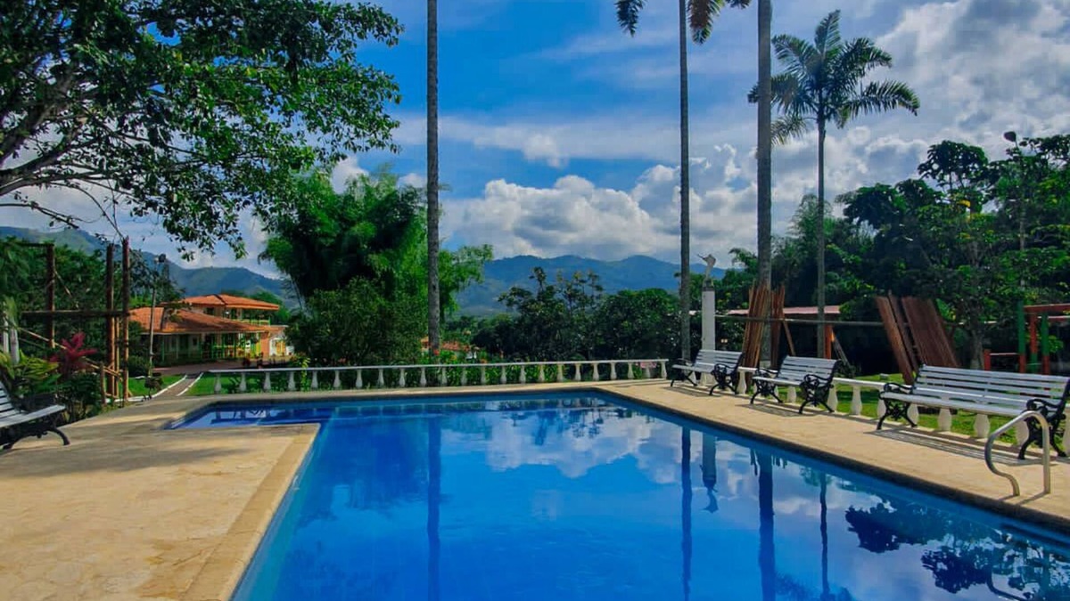 Pereira House | Cabaña Type Glamping - with swimming pool