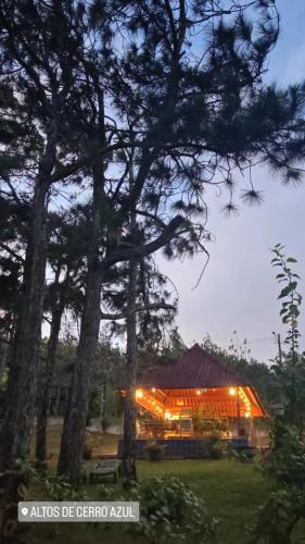 Cerro Azul House | Cabañas Hiraphet
