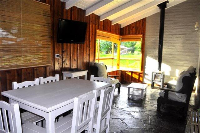 Hoyo de Epuyen Cabin | Cabañas y Hosteria Aldea Los Huemules