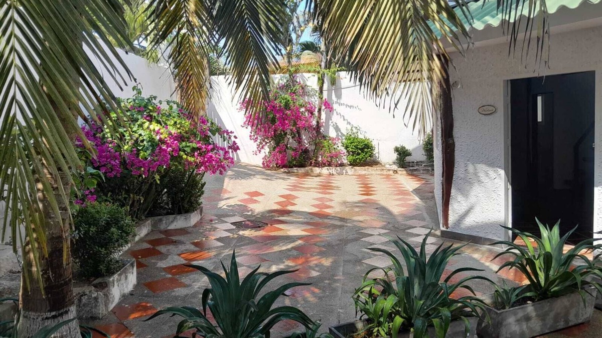 Santa Veronica Ski Chalet | Cabañita near Patio Español beach "ideal for uncomplicated travelers".
