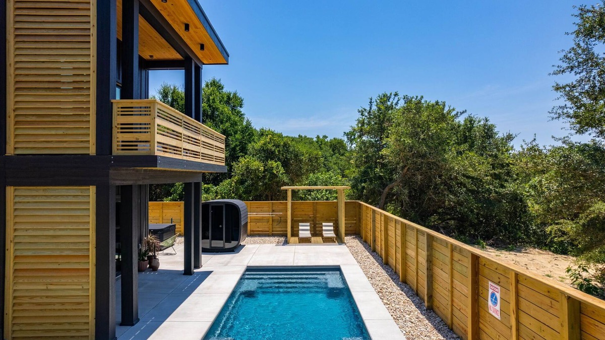 Kitty Hawk House | Cabana Capri | Private Heated Pool Sauna Hot Tub Home Gym Luxe Retreat
